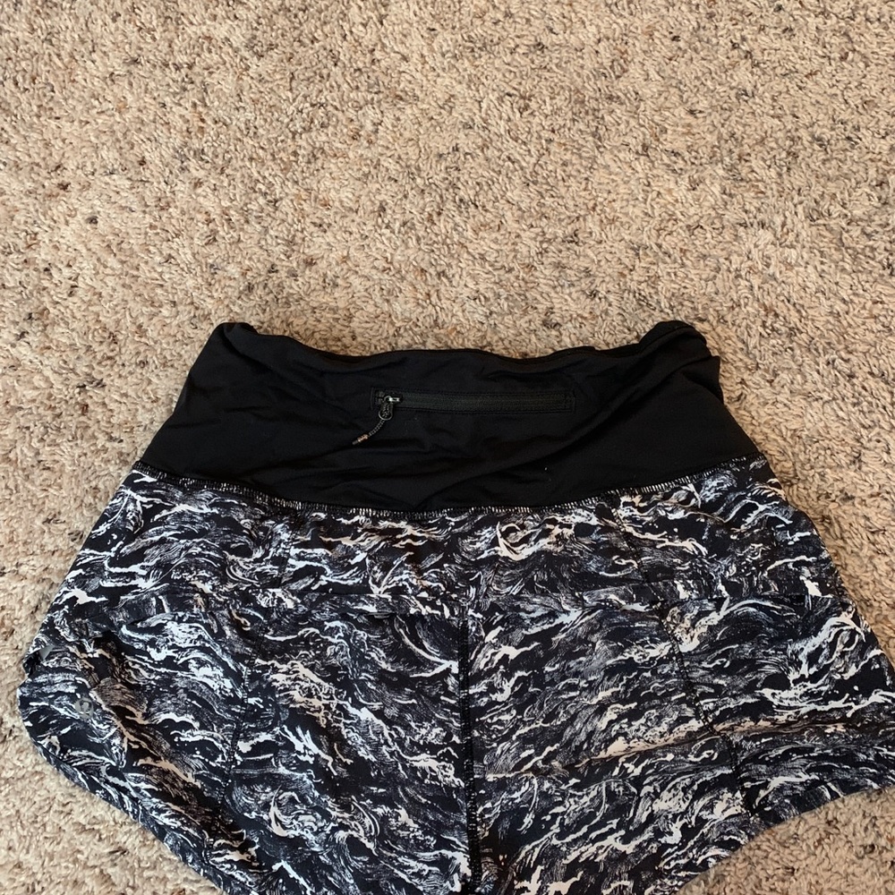 High waisted lulu shorts black and white pattern